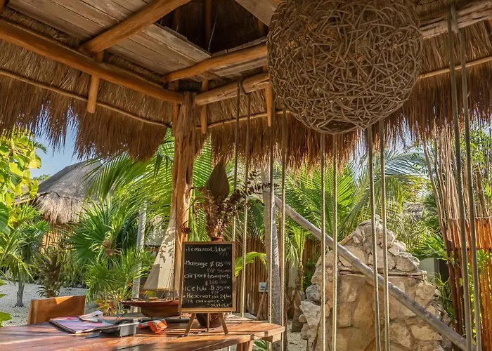 Selvaluz & * Tulum