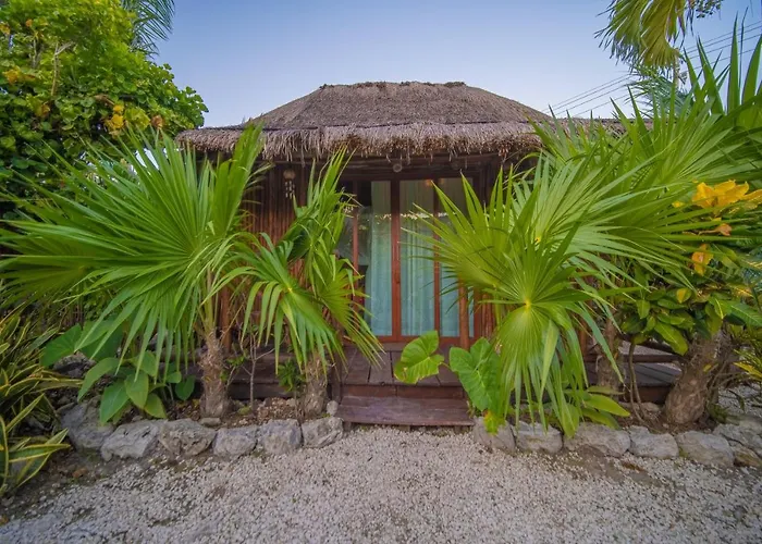 Selvaluz & * Tulum
